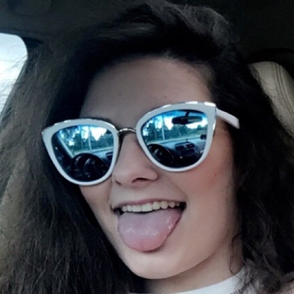 TopShop Sunglasses - Picture 2 of 2